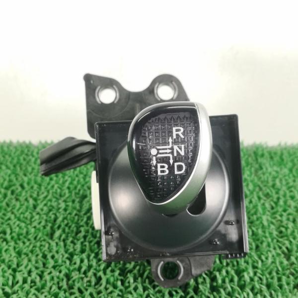 ▼ZWR80G 前期【シフトレバー】33550-28371-C0　H28 トヨタ エスクァイア ハイ...