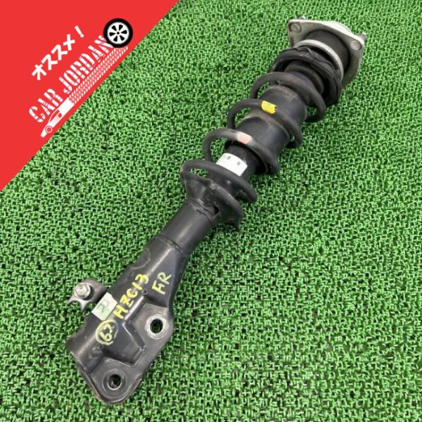 ▼S321V【フロントストラット　右】48510-B5011　H24 ダイハツ ハイゼットカーゴ ス...