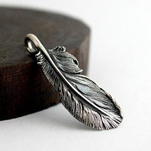 Binich（ビニッチ） 羽根 フェザーネックレスペンダントトップ メンズ