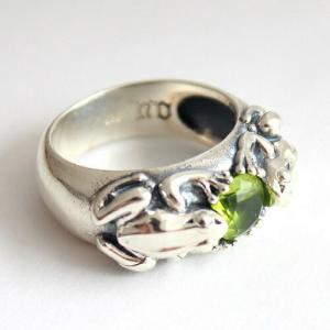 カエル 蛙 リング シルバーリング 指輪 ペリド...の商品画像