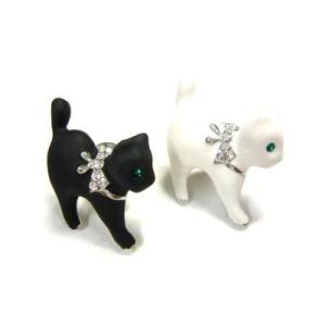 【送料無料】セレブネコ　上品な子猫モチーフのタックブローチ【メール便：送料無】【代引き可：送料別】