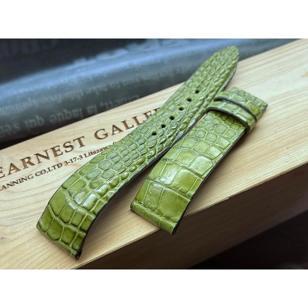 18（17）ｍｍ、ライムグリーンクロコ、顎下部位ステッチレス仕様！