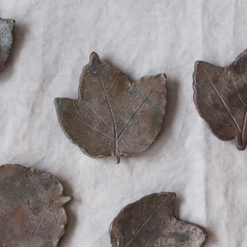 焼締 葉っぱ型 小皿  丹波焼 丹久窯 木の葉 箸置き 銘々皿 豆皿 渋め 和食器