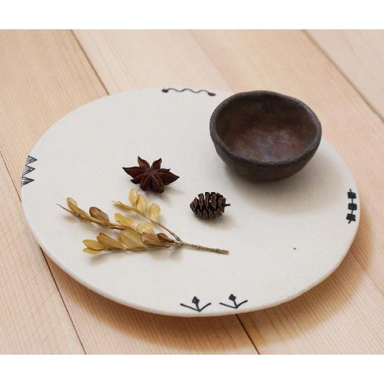 絵付 丸皿 白 フラットプレート 21cm 大皿 食器 陶器 廣川みのり