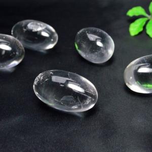 糸魚川翡翠 勾玉 縦約3cm 氷翡翠 アイスジェダイト 産地証明書 桐箱