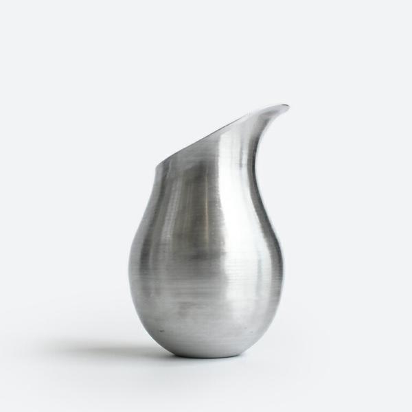 水差し じょうろ アルミ コンパクト おしゃれ シルバー 水やりにちょうど良いアルミの水差し Lサイ...