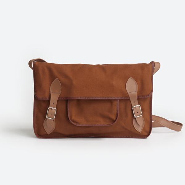 軍放出品 ショルダーバッグ キャンバス ミリタリー ハンガリー軍 デッドストック ブラウン スクエア