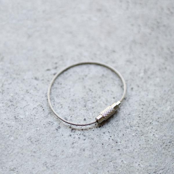 ワイヤー キーホルダー キーリング おしゃれ リング 金具ねじ 鍵 キーチェーン ストラップ シルバ...