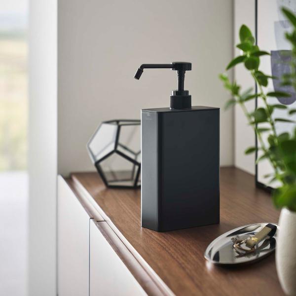 スプレーボトル 正規品 TOWER タワー アルコール除菌スプレーボトル スクエア スリム 700m...