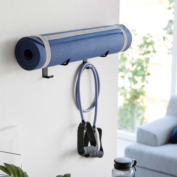 ヨガマットラック 正規品 tower タワー 石こうボード壁対応ウォールヨガマットハンガー フック付...