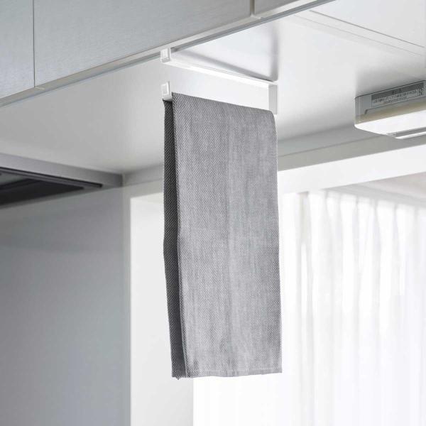 タオル掛け tower タワー 戸棚下タオルハンガー スリム キッチン収納 布巾ハンガー タオルバー...