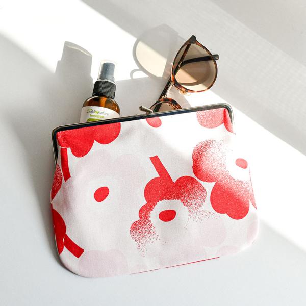 セール30%OFF マリメッコ がま口 ポーチ ミニ ウニッコ ハイヴァディス ホワイト×レッド m...