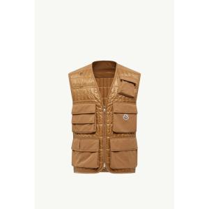 2025/26秋冬 MONCLER モンクレール メンズGILET IMBOTTITO YTISE CON TRAPUNTATURA VERTICALEダウンベスト【beige cammello 】【送料無料】【正規品】