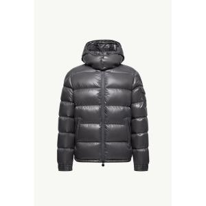 2025/26秋冬 MONCLER モンクレール メンズPIUMINO CORTO MONCLER MAYA CON CAPPUCCIOダウンジャケット【grigio scuro 】【送料無料】【正規品】