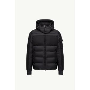 2025/26秋冬 MONCLER モンクレール メンズPIUMINO CORTO BARBUSTEL CON CAPPUCCIOダウンジャケット【nero 】【送料無料】【正規品】