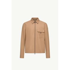 2026春夏 MONCLER モンクレール メンズLEATHER LOGO COTTON BLEND SHIRTシャツ【Beige 】【送料無料】【正規品】