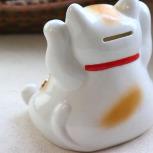 金運招き 白猫貯金箱 置物 鈴付き 置き物 お...の詳細画像1