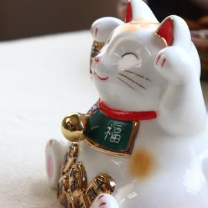 金運招き 白猫貯金箱 置物 鈴付き 置き物 お...の詳細画像5