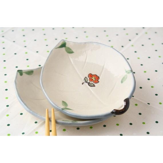 リーフの和風ティーバックトレイ 国産 美濃焼 ティータイムの添え皿として 葉っぱ リーフ 和風 かわ...