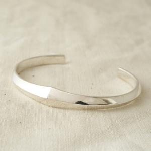 モリーヴ MOLLIVE STAINLESS STEEL LINK BRACELET.スノーマン目黒蓮