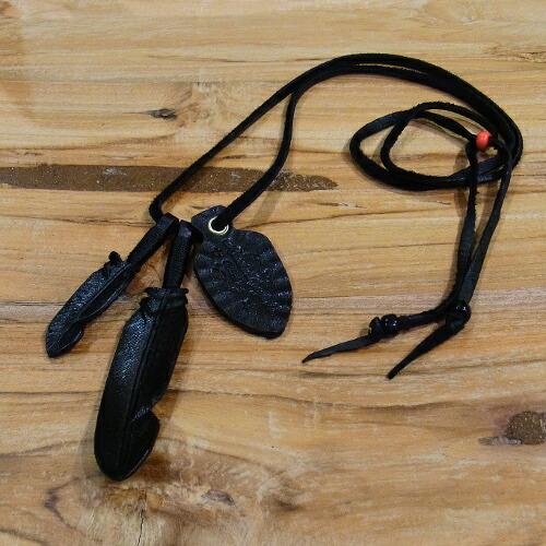 Rooster King &amp; Co. Black Lace&amp;Black Feather Neckla...