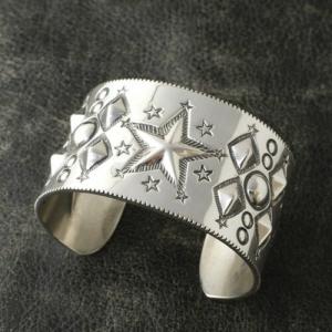 CODY SANDERSON（コディサンダーソン） REVERSIBLE STAR ARROW VAIL