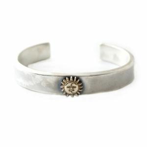 モリーヴ mollive HEMATITE STAR BRACELET SnomMan目黒蓮さん着用