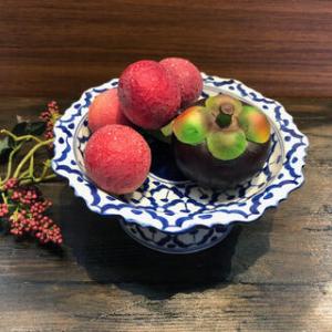 【タイ式・高式・中皿　18cm】 青白陶器 青白食器 パイナップル柄 陶器　小皿 タイ料理 アジアン...