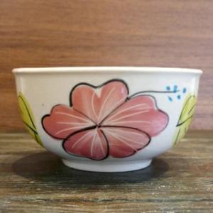【にわとり食器 　小どんぶり 11.5cm/ハイビスカス柄　ピンク】 小鉢 ・小どんぶり にわとり陶...