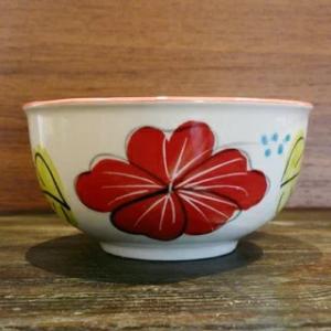 【にわとり食器 　小どんぶり 11.5cm/ハイビスカス柄　レッド】 小鉢 ・小どんぶり にわとり陶...