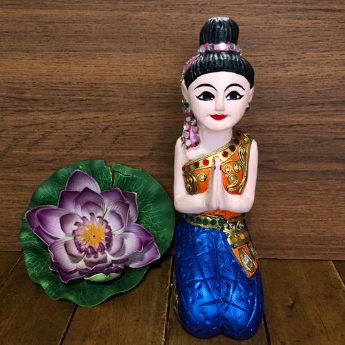 【サワディー人形】 【座り姿 25cm】】 【青・品番B】タイの置物 　 木製  　ハンドメイド 　...