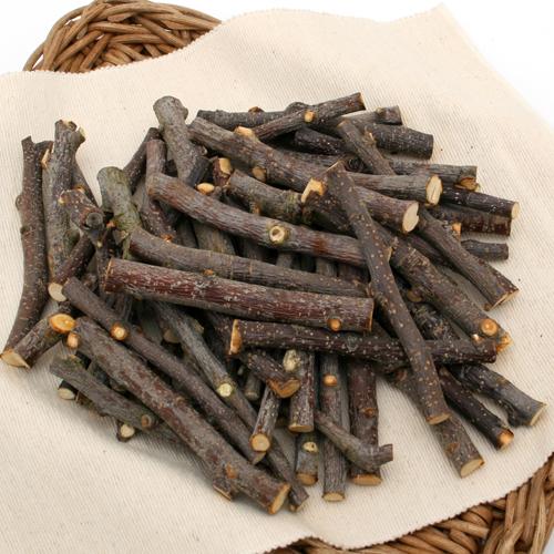 かじり木　国産　りんごの木　中枝　５００ｇ　お徳用パック　小動物　おもちゃ　うさぎ　ハムスター　チン...