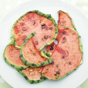 新潟県魚沼産　小玉スイカ　３０ｇ　国産　小動物用のおやつ