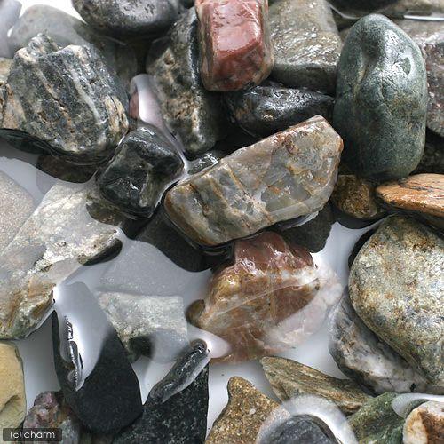 渓流石　Ｎｏ．８　１ｋｇ　粒径２５〜４０ｍｍ