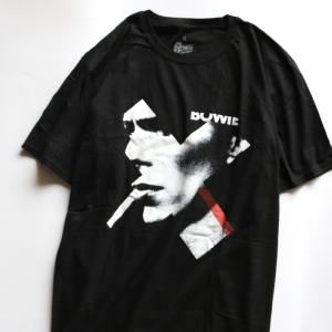 バンドT ロックT 通販 Tシャツ メンズ レディース デヴィッド・ボウイ ジャケット フォト Tシャツ David Bowie×Smoke Red ブラック Black 2023春夏新作｜charger