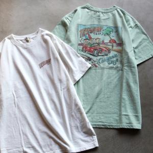 テス Tシャツ メンズ レディース 90s サーフトリップ デザイン Tシャツ 90s SURF TRIP DESIGN T-shirts ホワイト/グリーングレー 2色展開 2024春夏新作｜charger