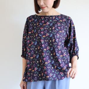 リバティ ボートネック　ブラウス　＜アニー＞ダークパープル系　袖ふわデザイン　ナチュラル　イージー　着やせ　母の日　リバティプリント　日本製