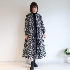 Rosa長袖OP ＜マロリー＞　シャツワンピ　リラックスワンピ　スタンドカラー　体型カバー　全開ボタン付　リバティプリント　国産