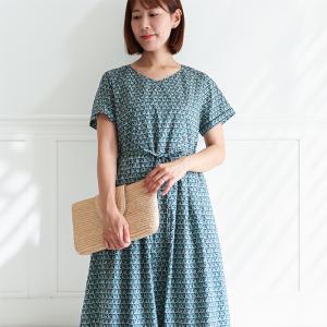 リバティ ワンピース ＜イノイノックス＞レディース 半袖 Vネック フレア タック 細見え 体型カバー 上品 きれいめ 通勤 フォーマル