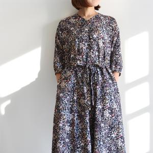 リバティ ワンピース　 Aライン七分袖＜フェルダ　ブラック＞ オールシーズンワンピ　重ね着　ゆったり涼しい　楽ワンピ　着やせ　リバティプリント使用