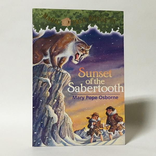 Magic Tree House #7: Sunset of the Sabertooth（洋書：英...
