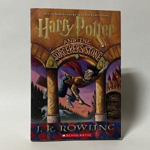 Harry Potter and the Sorcerer's Stone（洋書：英語版 中古）｜chikyuyabooks