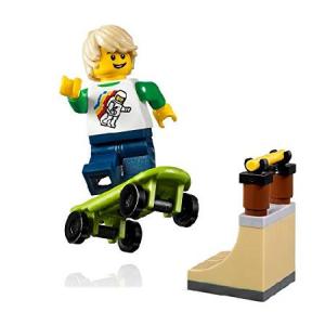 特別価格LEGO シティ ミニフィギュア スケートボーダーボーイ (スケートボードとクールレール付き) 31067並行輸入