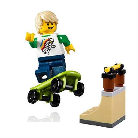 特別価格LEGO シティ ミニフィギュア スケートボーダーボーイ (スケートボードとクールレール付き...