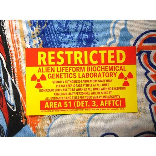 警告ステッカー RESTRICTED AREA 51 イエロー レッド 13 ドナルドトランプ