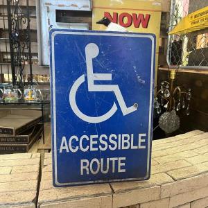 ヴィンテージ 看板 [202308-M] ACCESSIBLE ROUTE ストリートサイン アメリカン雑貨｜choppers