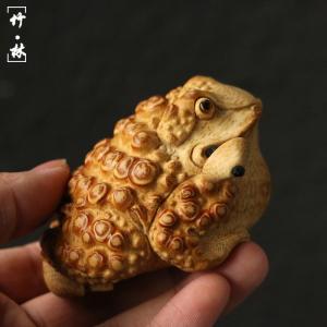 の名家陳航君作り精彫三足の金蟾手把手件の竹根彫り蟾