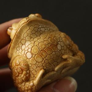の名家、張念超純氏の手彫り三足のヒキガエルの手...の詳細画像3