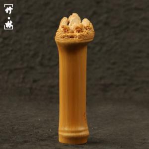 の名家劉雷純の手作り立体円彫ソリッド竹ハンドル「山水風景」図