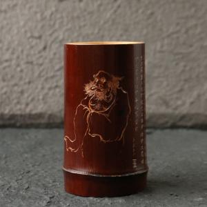 作り彫刻「ダルマ図」天然老炭竹筆筒茶器収納筒竹筒